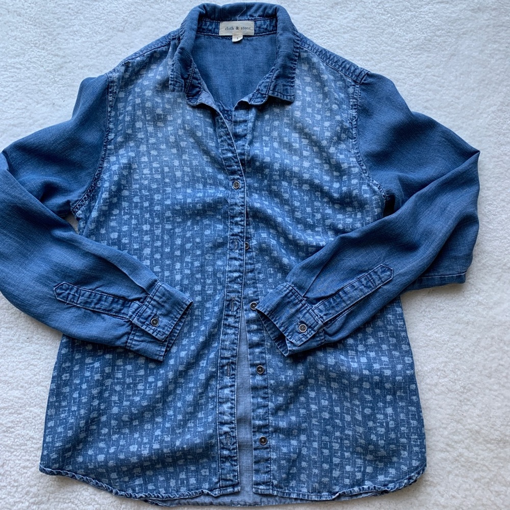 Cloth & Stone - Blue Denim Button Down - Large